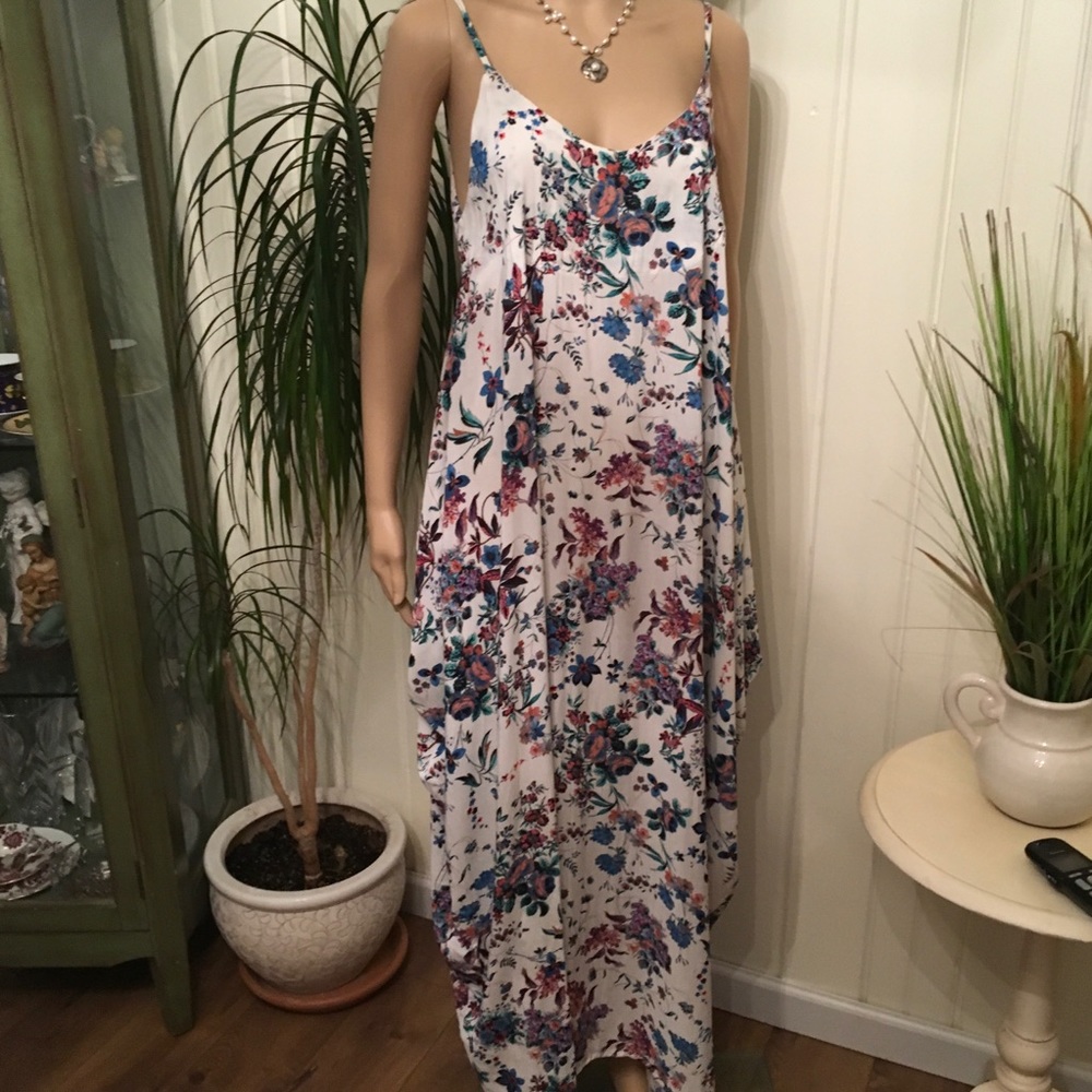 SPAGHETTI STRAP MAXI DRESS w/ POCKETS 1 Lg left - Picture 2 of 8